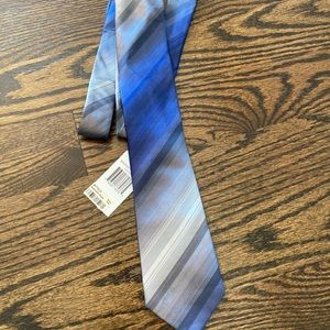 NWT patterned Kenneth Cole Reaction Tie
